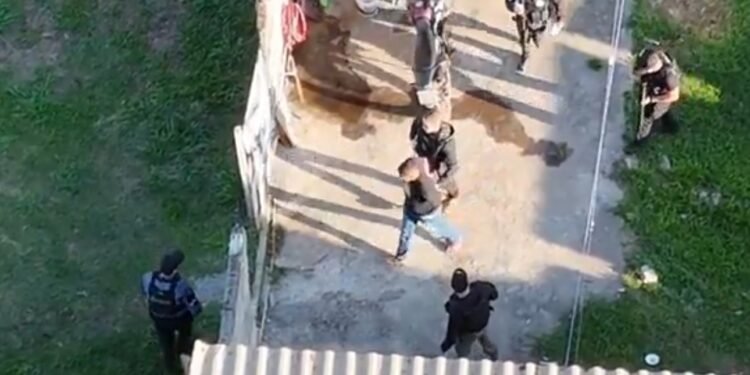 Quadrilha especializada em assaltos a cargas é alvo de operação em Cabo Frio