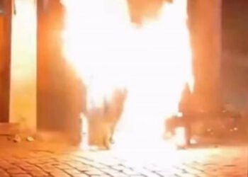 Lixeira é destruída por fogo em Búzios