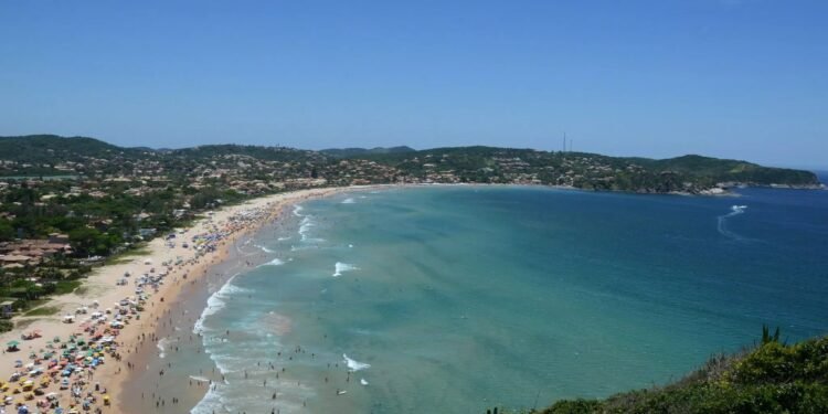 Praia à vista: fim de semana ensolarado na região