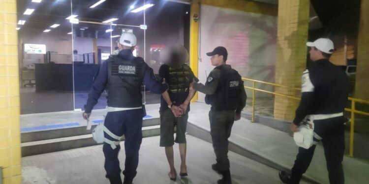 Motorista é encaminhado à delegacia em Arraial do Cabo