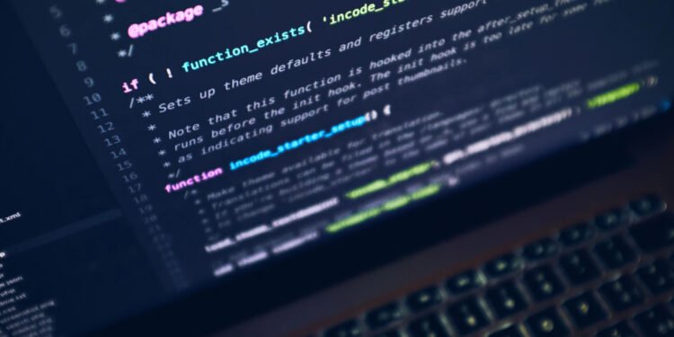 Vagas abertas para curso gratuito de programação em Macaé