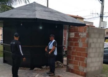 Quiosque é flagrado com obra clandestina em Cabo Frio