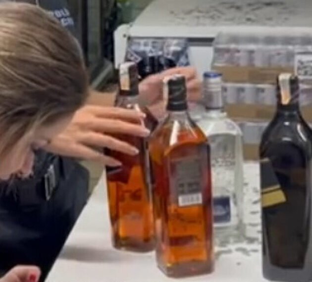Milhares de bebidas suspeitas de falsificação são apreendidas no RJ e Baixada