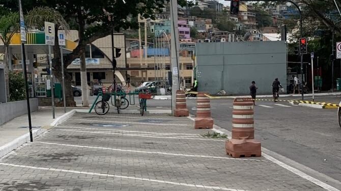 Estacionamento da antiga Praça do Sindicato é interditado em Arraial do Cabo