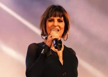 Garota carioca, Fernanda Abreu, faz show gratuito nesta sexta-feira (10) em Rio das Ostras