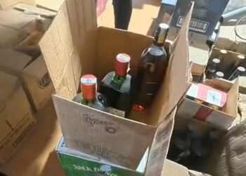 Bebida adulterada leva homem a hospital em São Pedro da Aldeia; Cabo Frio apreendeu 14 garrafas