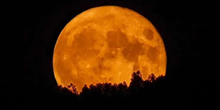 Fenômeno da superlua pode ser visível na região; saiba quando olhar para o céu