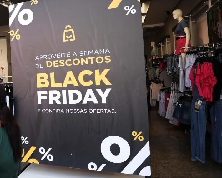 Procon alerta sobre golpes e “maquiagem de preços” na Black Friday