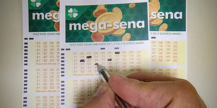 Mega-Sena acumula e prêmio vai a R$ 18 milhões; confira os números sorteados