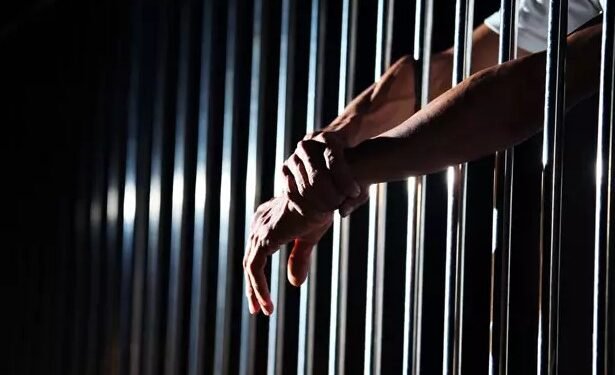 Homem é condenado a 27 anos por feminicídio em Macaé