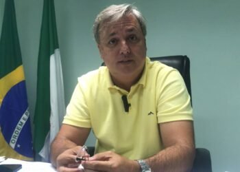 Prefeito de Búzios pede arquivamento da Taxa de Turismo Sustentável; Câmara recebe ofício