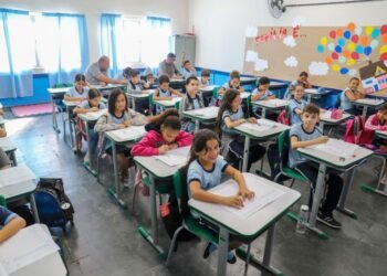 Prazo para renovação de matrículas termina nesta quarta (26) m Rio das Ostras; confira os detalhes