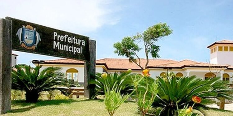 Comunidade LGBT+ de Búzios entrega abaixo-assinado à Prefeitura