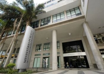 Influenciador é condenado por esquema de extorsão em Casimiro de Abreu; segundo envolvido recebe pena