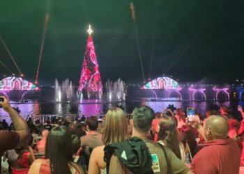 Águas Dançantes segue encantando público neste domingo em Macaé