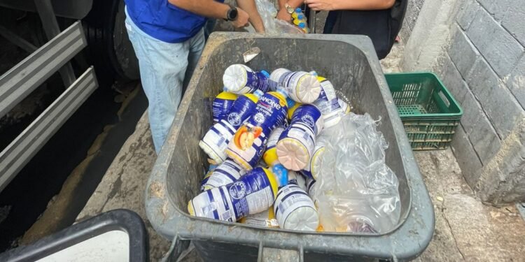 Mercado do Centro tem quase 250 kg de alimentos descartados por fiscalização em Macaé