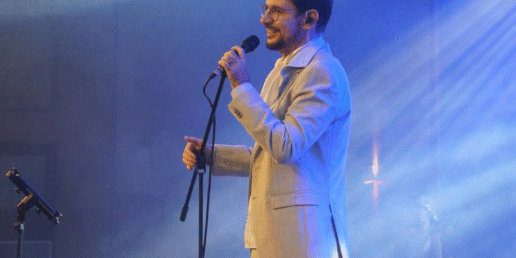 Macaé recebe show ‘Tributo ao Rei’ em homenagem a Roberto Carlos