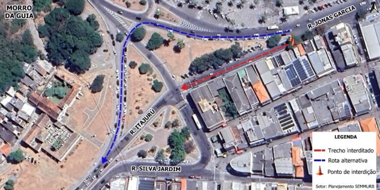 Interdição de rua na véspera de Natal altera trânsito no Centro de Cabo Frio