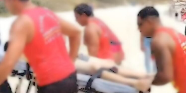 Homem morre após ser resgatado desacordado na Prainha, em Arraial do Cabo