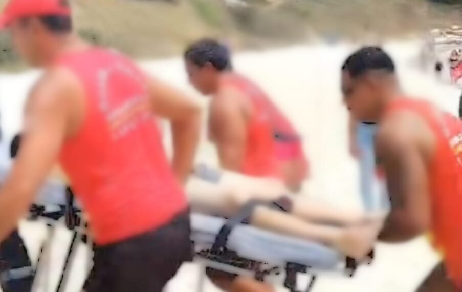 Homem morre após ser resgatado desacordado na Prainha, em Arraial do Cabo