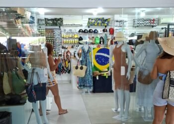 Vaga de emprego em Búzios: loja tradicional abre oportunidade para vendedora