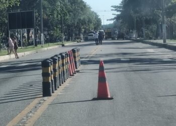 Acidente na Amaral Peixoto provoca lentidão no trânsito e trechos de congestionamento em Rio das Ostras