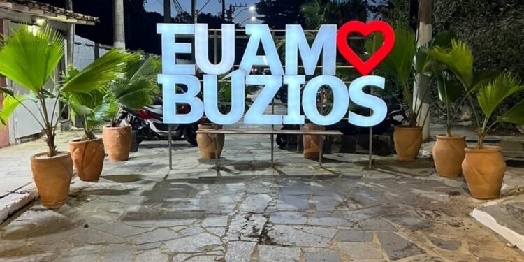 Búzios ganha novo espaço para fotos na Rua das Pedras