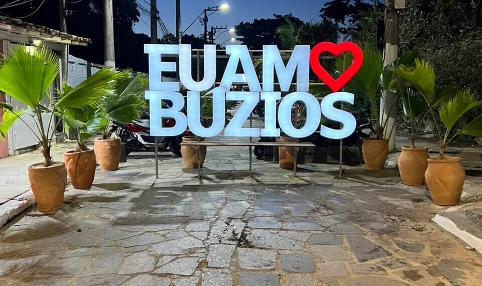 Búzios ganha novo espaço para fotos na Rua das Pedras