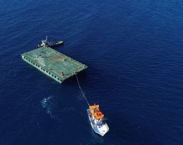Balsas do Réveillon começam a ser rebocadas em Cabo Frio; previsão de 15 minutos de fogos