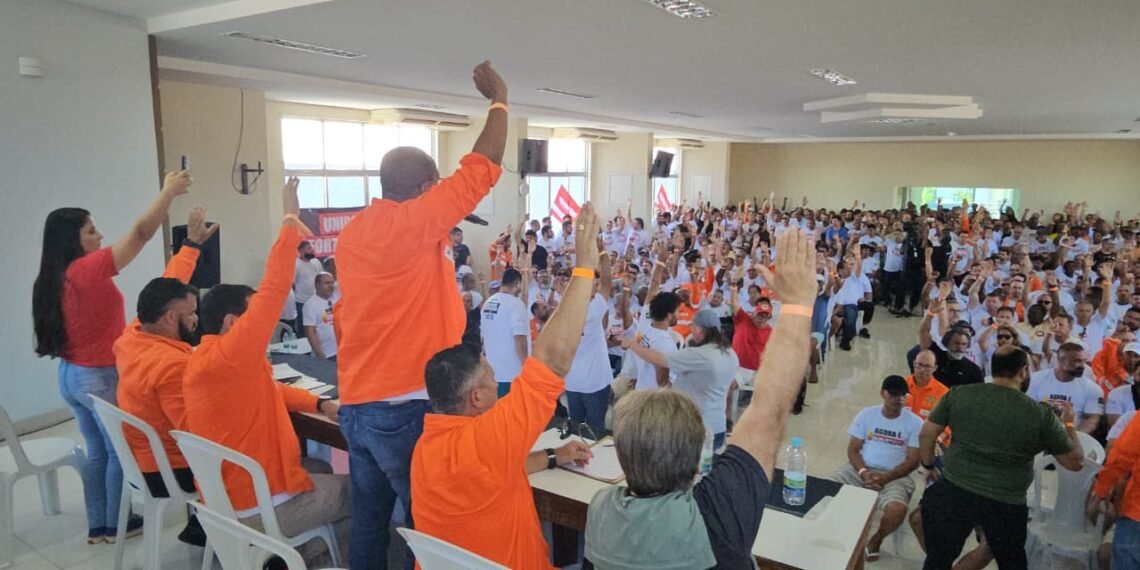 Petrobras tem contraproposta rejeitada por trabalhadores