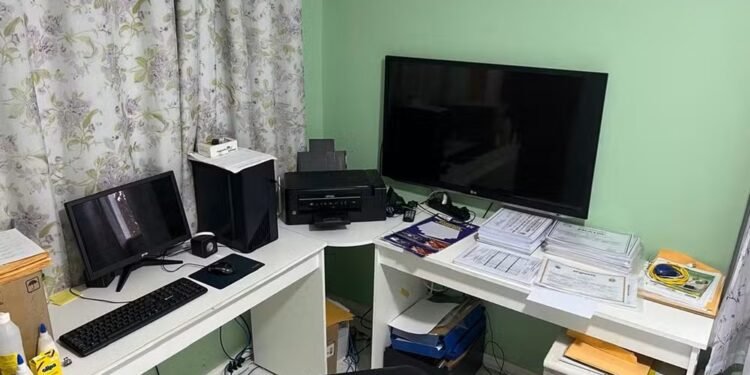 Venda de diplomas falsos é alvo de operação da Polícia Federal em Cabo Frio