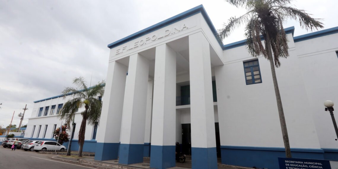 Concurso para Educação de Campos abre 1.000 vagas; veja os cargos disponíveis