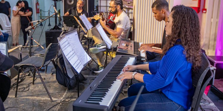 Inscrições abertas para cursos técnicos gratuitos de Teatro e Música em Macaé