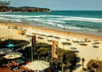 Vivo na Praia transfere shows para o Fishbone, em Búzios; público reage nas redes