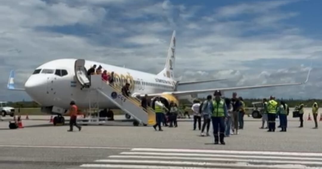 Região volta a receber turistas da Argentina com retomada dos voos internacionais, em Cabo Frio