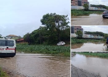 “Isso não é digno”, diz moradora após novo transbordamento do Canal de Medeiros, em Rio das Ostras
