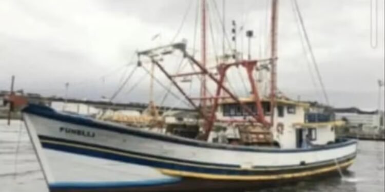 Pescadores seguem desaparecidos em Maricá; Marinha encerra buscas ativas
