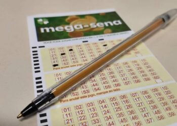 Veja as dezenas sorteadas na Mega-Sena; 121 apostas acertam a quina