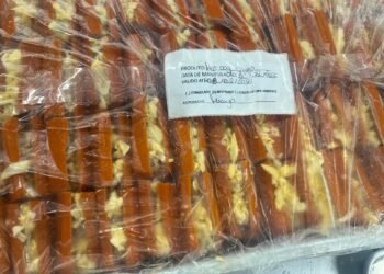 Denúncia de larvas leva fiscalização em supermercado de Cabo Frio