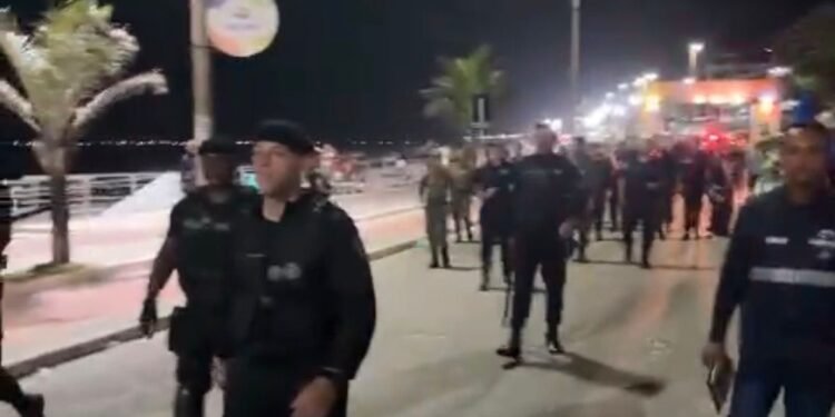 Da praia para a cadeia: drone identifica homem com mandado em Cabo Frio