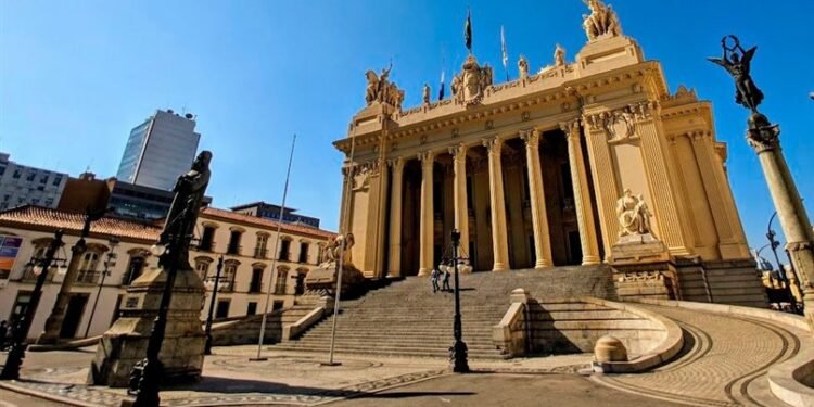 Brasil segue mal avaliado em ranking global de percepção da corrupção