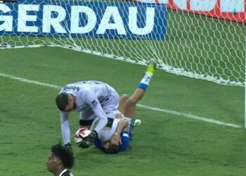 Futebol brasileiro entre o caos, a omissão e a bola rolando