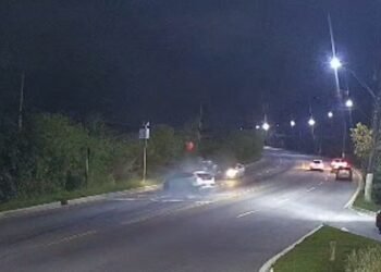 Motoboy morre após suposto racha em Macaé; câmeras registram acidente