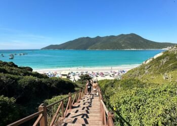 Praia de Arraial do Cabo é finalista de prêmio nacional de turismo
