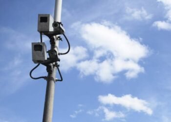 Confira onde estão sendo instalados os novos radares na RJ-106 e outras rodovias da região