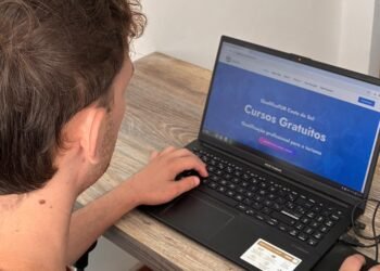 Qualificatur Costa do Sol inicia aulas EAD em Búzios; Arraial do Cabo segue com inscrições