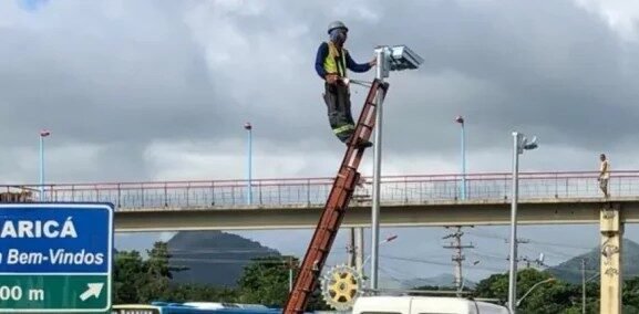 Novos radares começam a ser instalados na Amaral Peixoto (RJ-106)