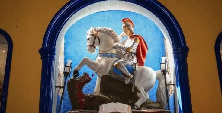 Feijoada, alvorada e procissão marcam Festa de São Jorge em Cabo Frio; confira a programação