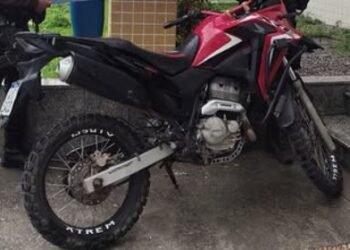 Moto adulterada é localizada e apreendida no Sana, em Macaé