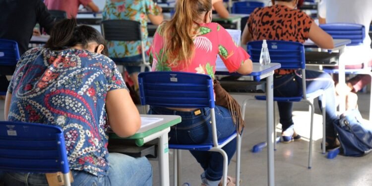 Encceja 2026 abre oportunidade para concluir os estudos; confira as datas e como se inscrever